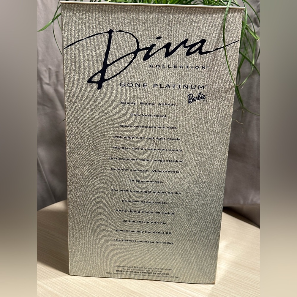 Barbie Doll Diva Collection Gone Platinum -NIB - Picture 2 of 4